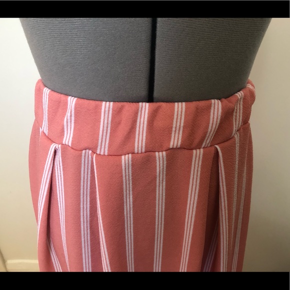 Simple long skirt - Picture 3 of 3